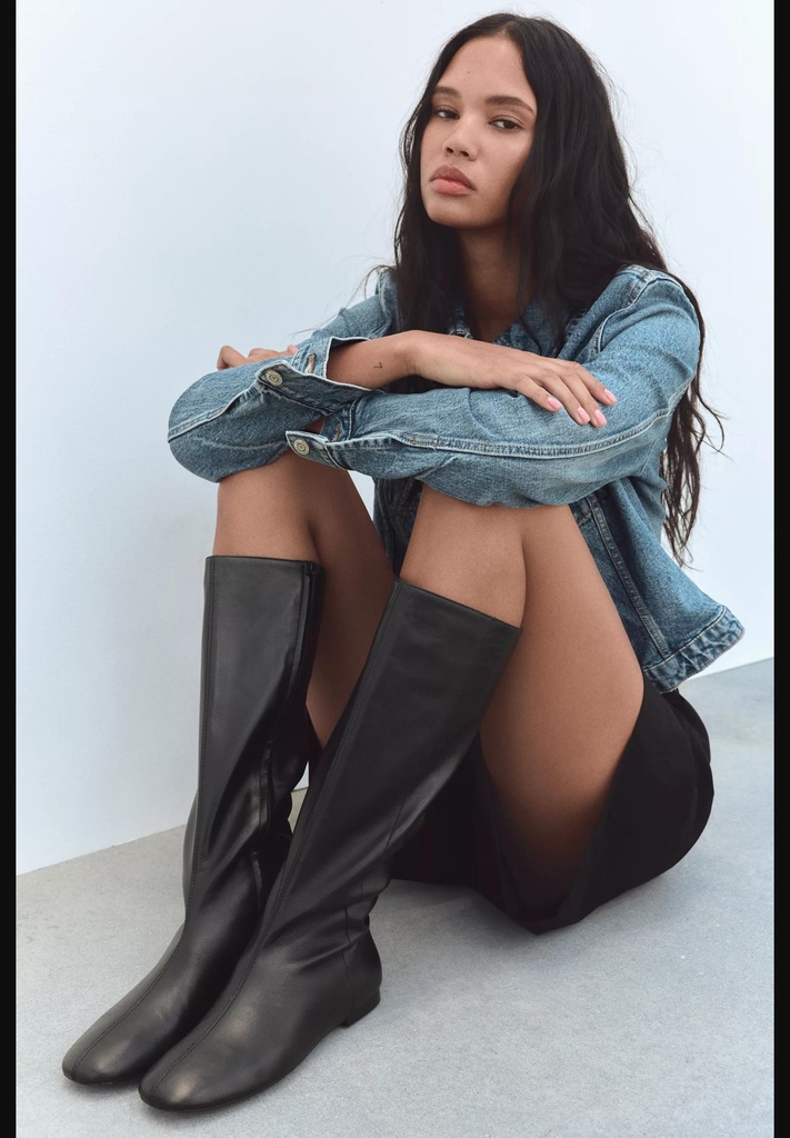 Кожаные ботинки с низким каблуком ZARA 3004/410
