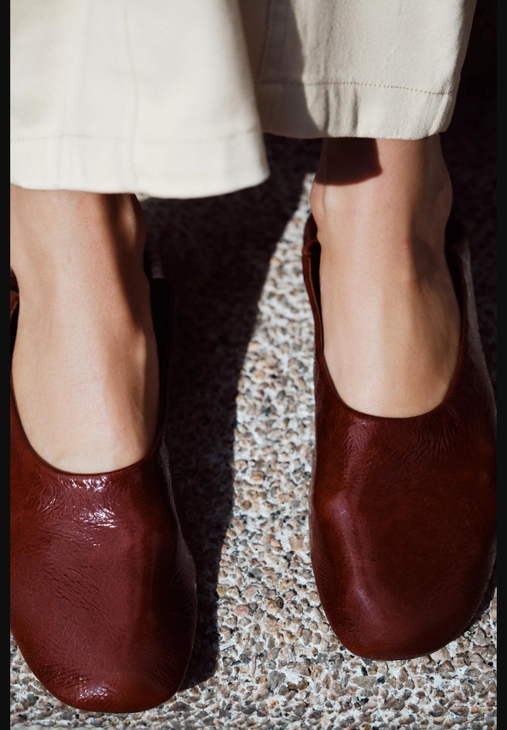 Кожаные туфли на плоской подошве ZARA 2531/410