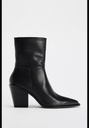 Кожаные ботильоны с острым носком ZARA 2103/410